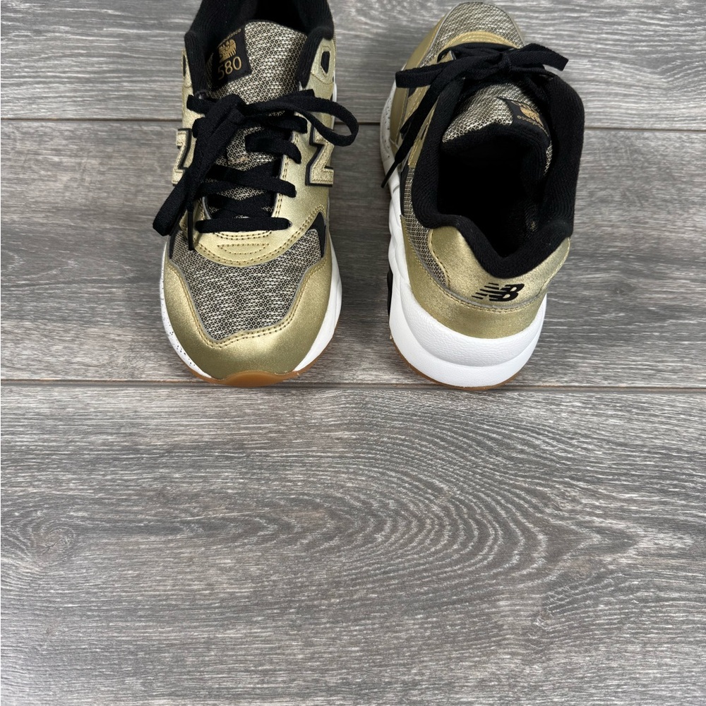 New Balance - Picture 4 of 7